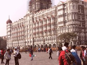 कोरोना के बीच महाराष्ट्र सरकार ने 30 नवंबर तक के लिए बढ़ाया लॉकडाउन, यहां जानें जरूरी बातें